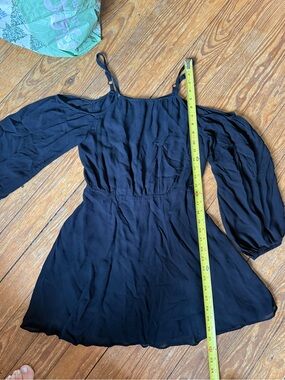 Reformation Black Cold Shoulder Puff Sleeve Mini Dress Size M Viscose